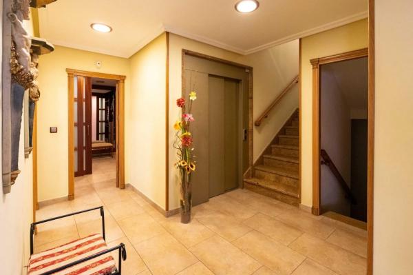 Casa independiente en calle Valencia