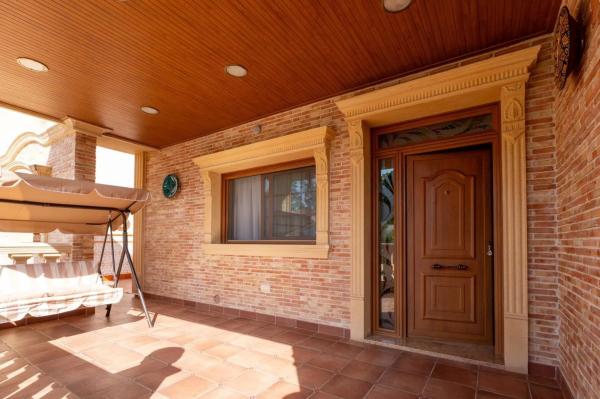 Casa independiente en calle Valencia