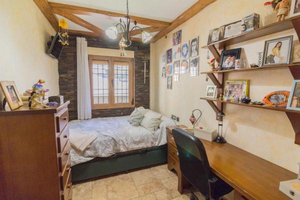 Casa independiente en calle Poeta Miguel Hernández