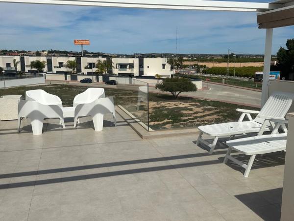 Casa independiente en Av Argentina De