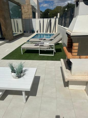 Casa independiente en Av Argentina De