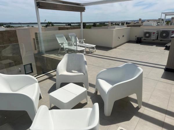 Casa independiente en Av Argentina De