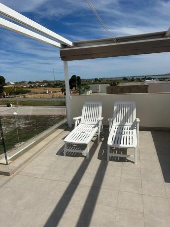 Casa independiente en Av Argentina De