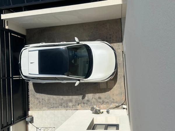 Casa independiente en Av Argentina De