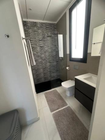 Casa independiente en Av Argentina De