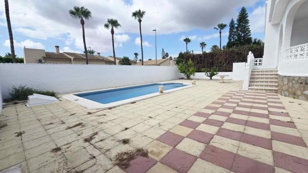 Casa independiente en Calle s/n Calle Pres