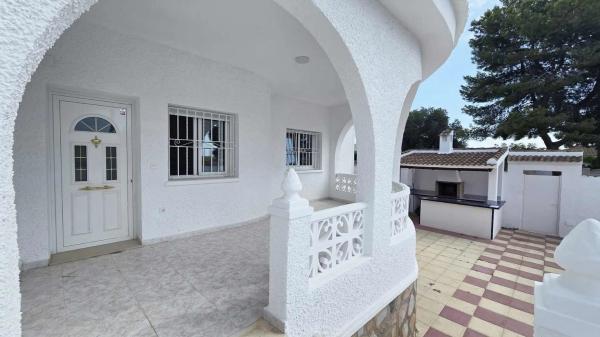 Casa independiente en Calle s/n Calle Pres