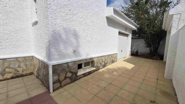 Casa independiente en Calle s/n Calle Pres