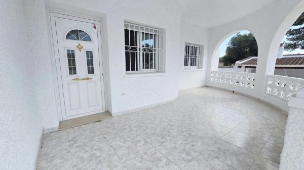 Casa independiente en Calle s/n Calle Pres