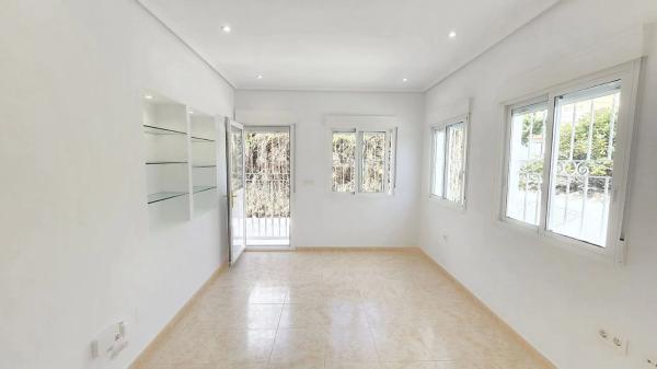 Casa independiente en Calle s/n Calle Pres