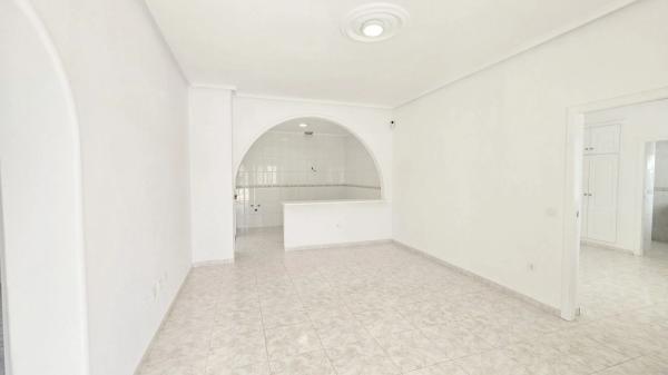 Casa independiente en Calle s/n Calle Pres