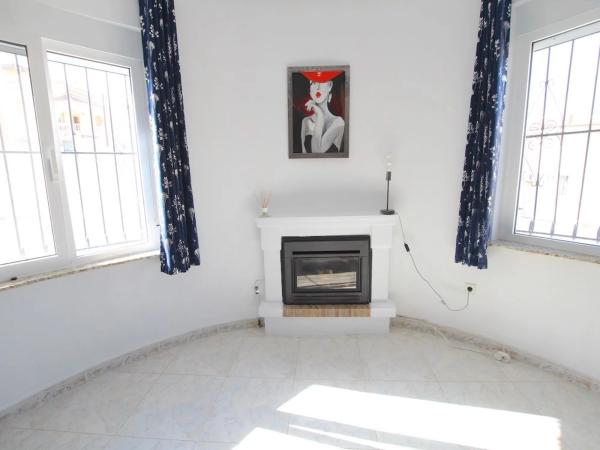 Casa independiente en calle Oceanía