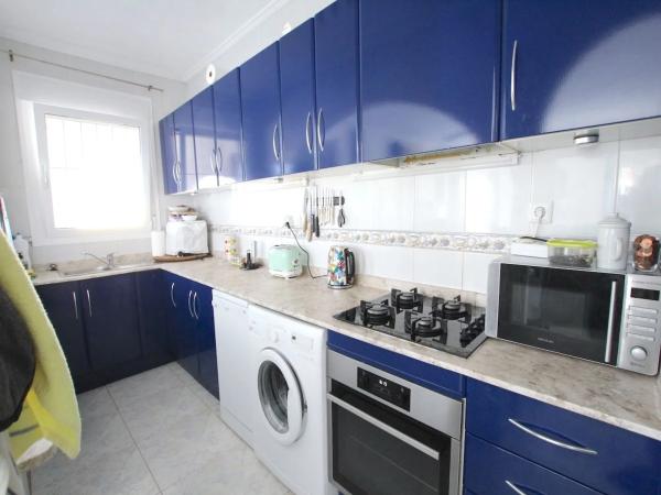 Casa independiente en calle Oceanía