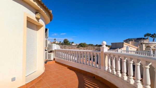 Casa independiente en calle Murillo