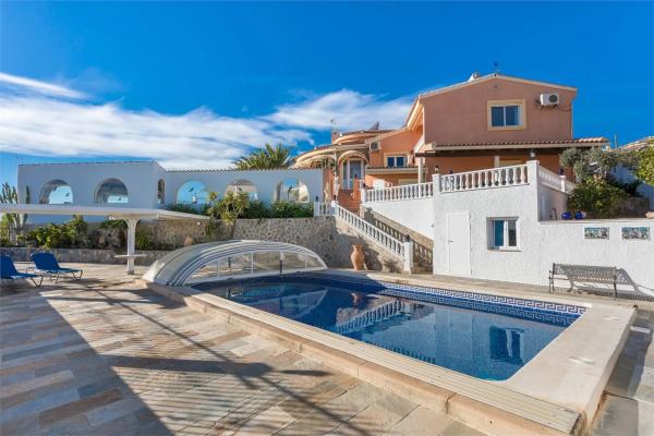 Casa independiente en paseo de Bo Astrom Nˡ 101