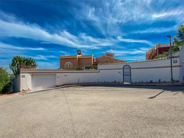 Casa independiente en paseo de Bo Astrom Nˡ 101