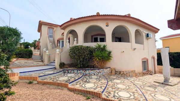 Casa independiente en calle Colina