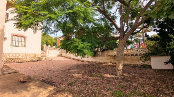 Casa independiente en calle Colina