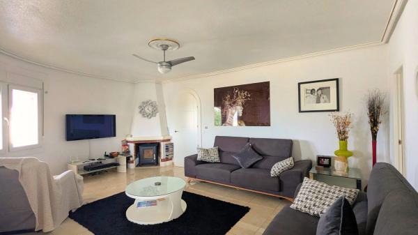 Casa independiente en calle Colina