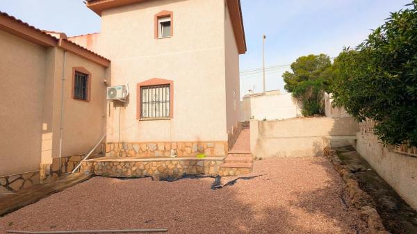 Casa independiente en calle Colina