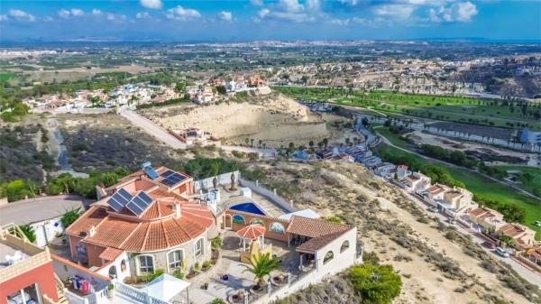 Casa independiente en paseo de Bo Astrom Nˡ 101