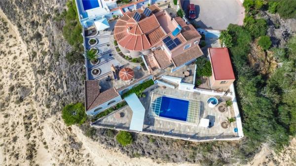 Casa independiente en paseo de Bo Astrom Nˡ 101