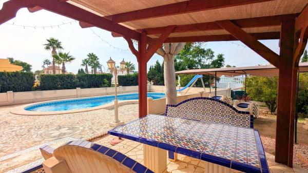 Casa independiente en calle Colina