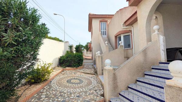 Casa independiente en calle Colina
