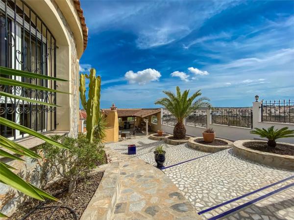 Casa independiente en paseo de Bo Astrom Nˡ 101