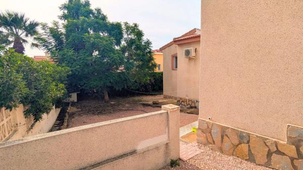 Casa independiente en calle Colina