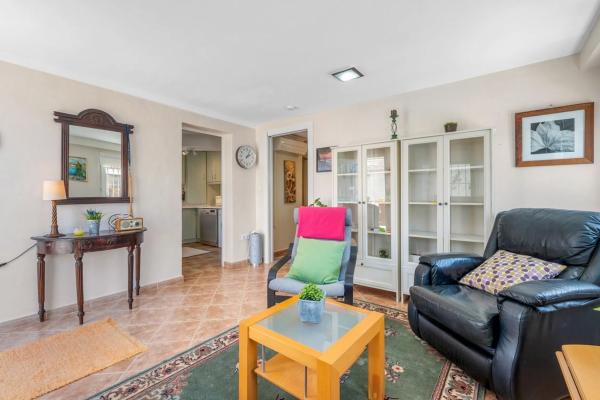 Casa independiente en calle Triángulo