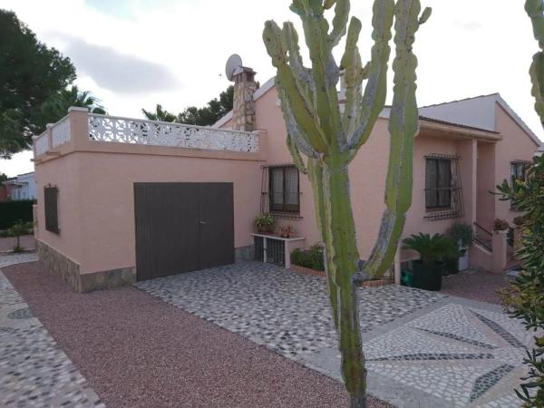 Casa independiente en avenida de las Naciones, 185