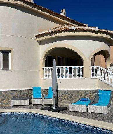 Casa independiente en calle Sorolla, 57