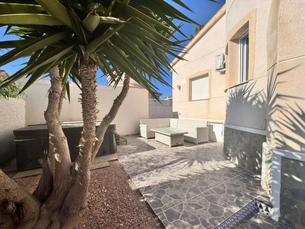 Casa independiente en calle Sorolla, 57