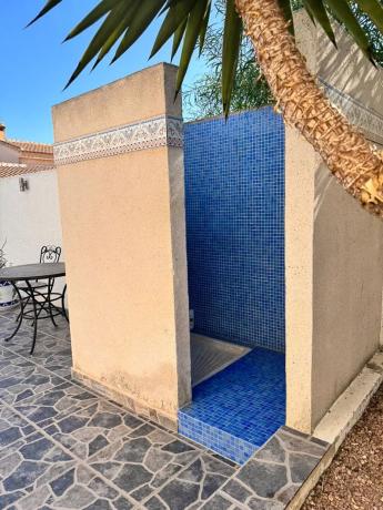 Casa independiente en calle Sorolla, 57