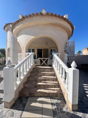 Casa independiente en calle Sorolla, 57