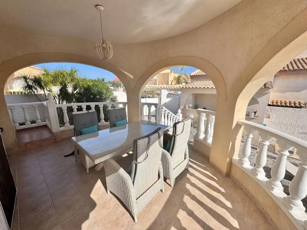 Casa independiente en calle Sorolla, 57