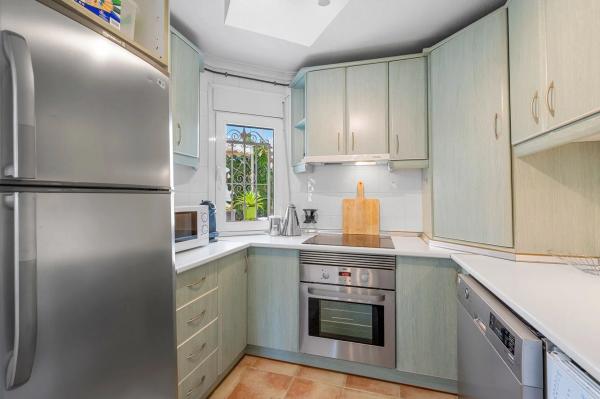 Casa independiente en calle Triángulo, 6