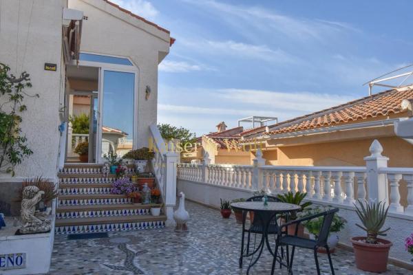 Casa independiente en calle Sierra del Carche