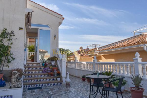 Casa independiente en calle Sierra del Carche