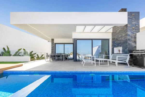 Casa independiente en avenida del Recorral