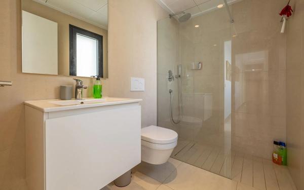 Casa independiente en avenida Guatemala