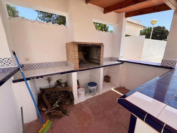 Casa independiente en calle Santiago de Compostela Número 1