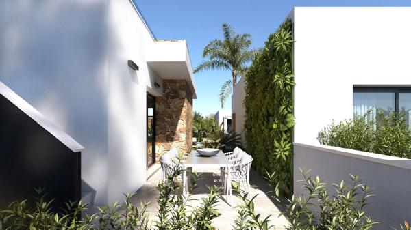 Casa independiente en avenida Antonio Quesada