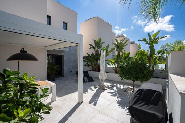 Casa independiente en avenida del Recorral