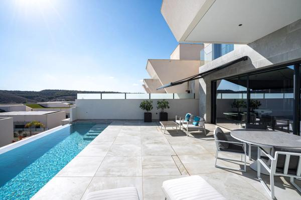 Casa independiente en avenida del Recorral