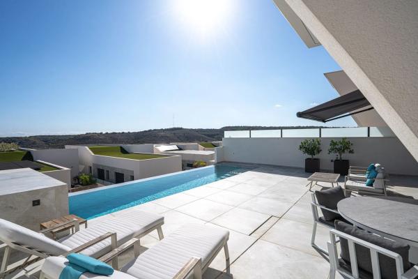 Casa independiente en avenida del Recorral