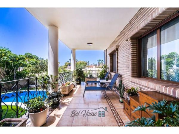 Casa independiente en calle de los Almendros