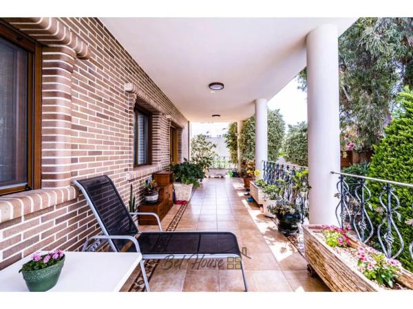 Casa independiente en calle de los Almendros