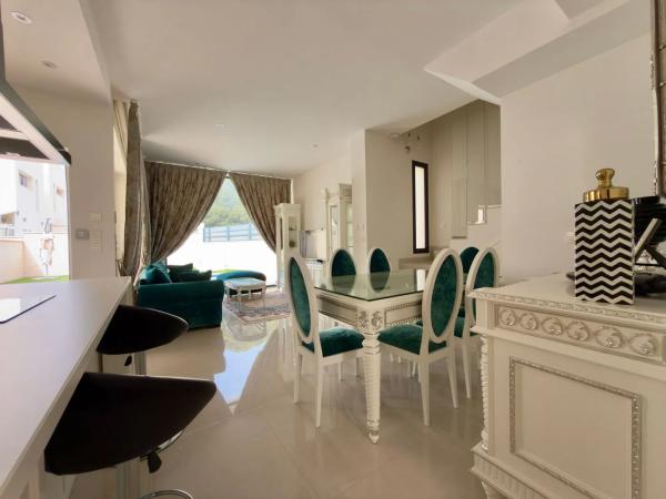 Casa independiente en avenida Argentina, 1